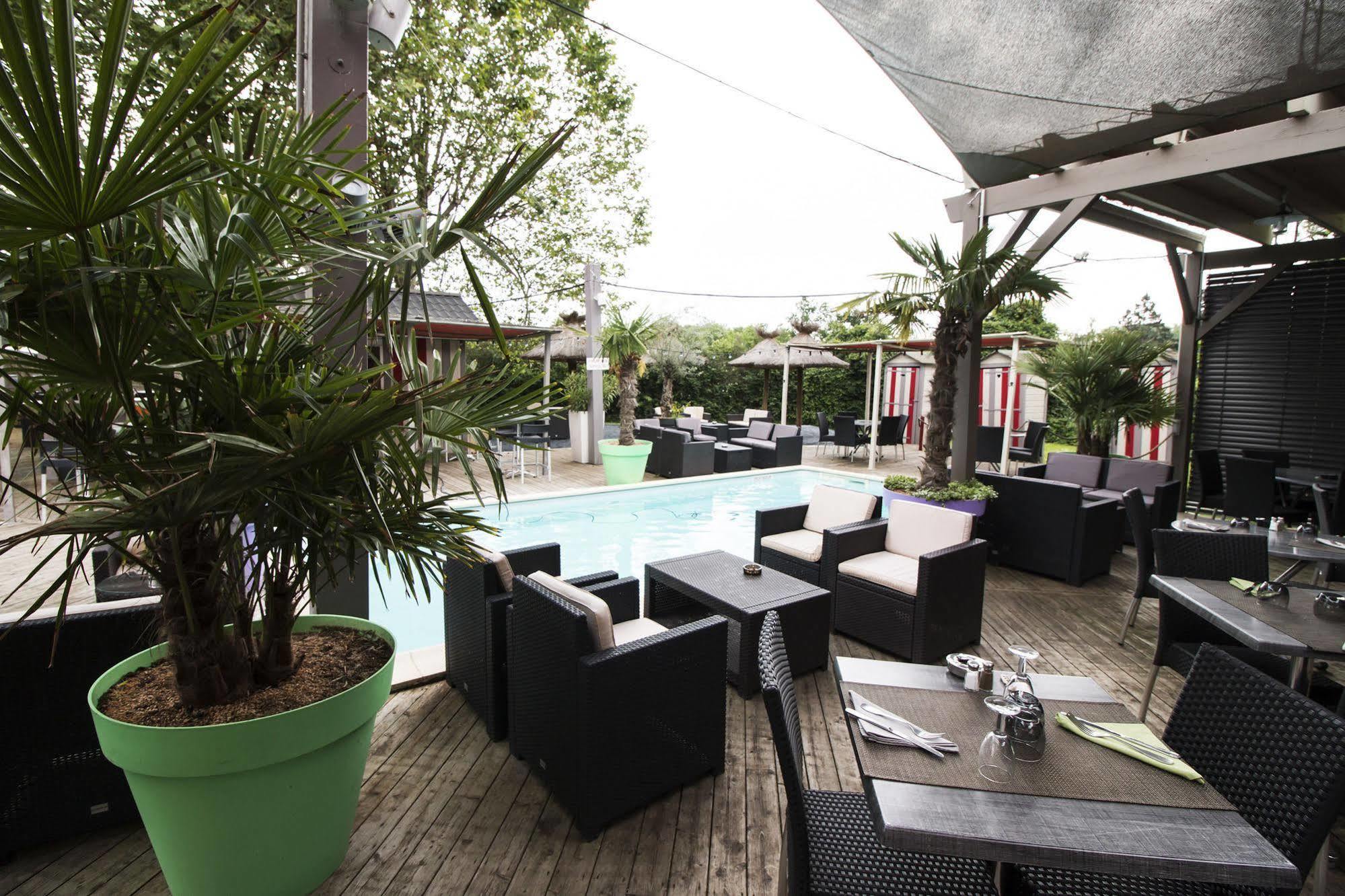 Ambiance Hotel 2*